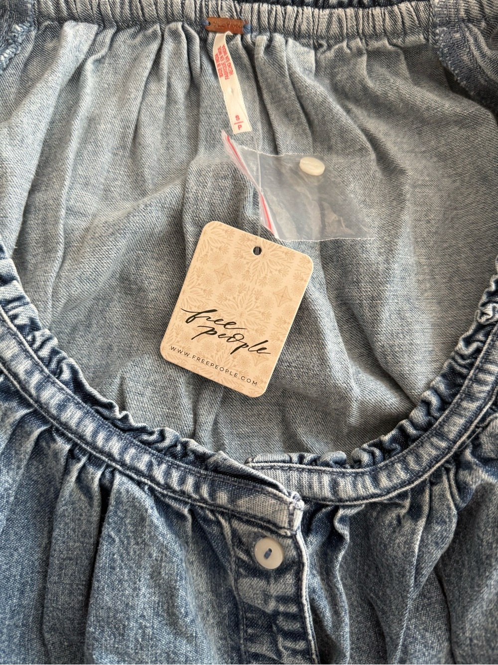 NWT Free People Farley Chambray Tunic in True Blue Light Wash - Picture 6 of 7